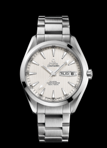 Omega Seamaster Aqua Terra 150m Annual Calendar Co-Axial 43mm Silver / Bracelet (231.10.43.22.02.001)