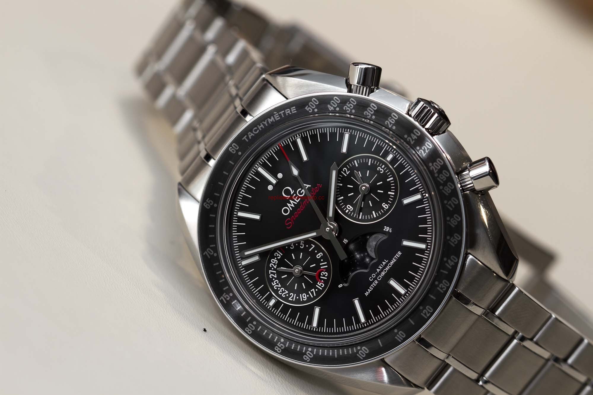 Omega Speedmaster Moonphase Chronograph Master Chronometer Black / Bracelet (304.30.44.52.01.001) Omega Speedmaster Moonphase Chronograph Master Chronometer Black / Bracelet (304.30.44.52.01.001)