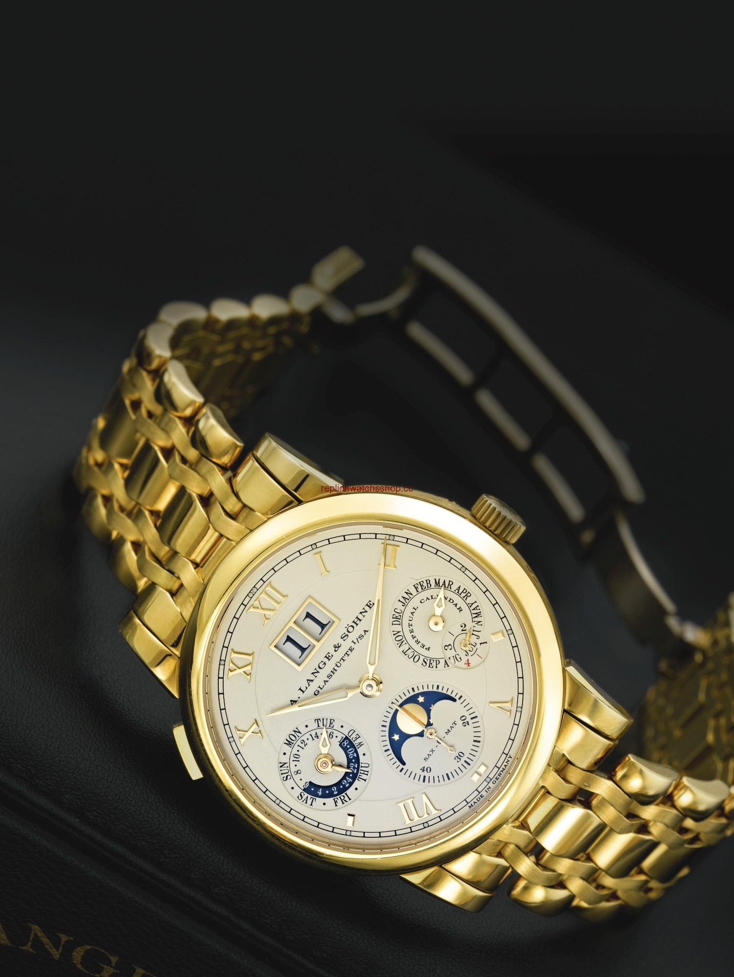 A. Lange & Sohne Langematik Perpetual Yellow Gold Bracelet (310.221) A. Lange & Sohne Langematik Perpetual Yellow Gold Bracelet (310.221)