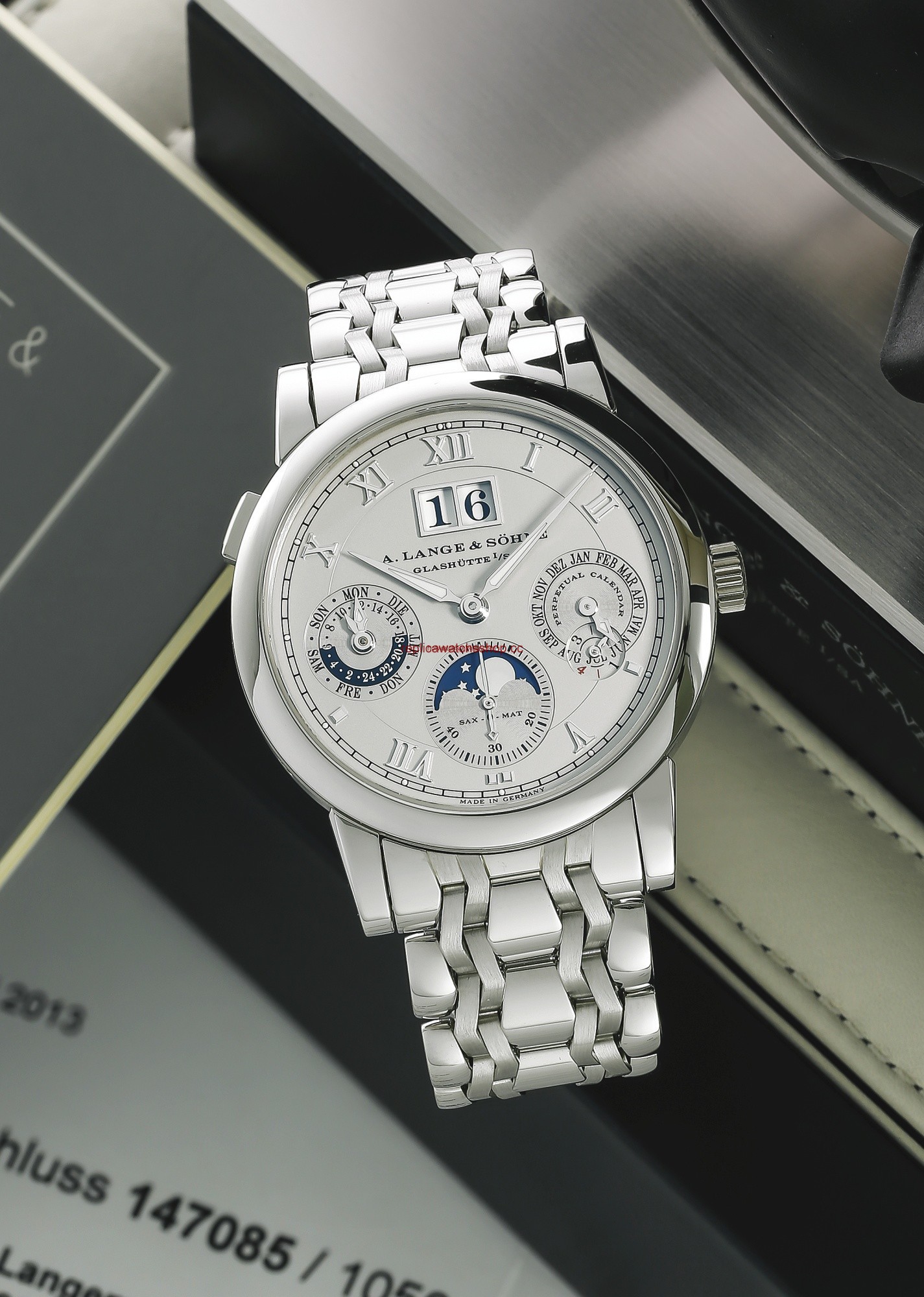A. Lange & Sohne Langematik Perpetual Platinum Bracelet (310.225) A. Lange & Sohne Langematik Perpetual Platinum Bracelet (310.225)