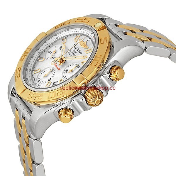 Breitling Chronomat CB0140Y2/A743 img1