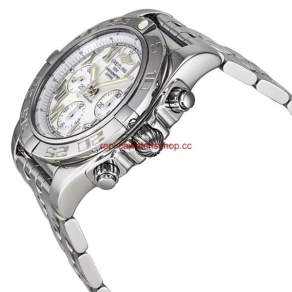 Breitling Chronomat AB011012-A690 img1