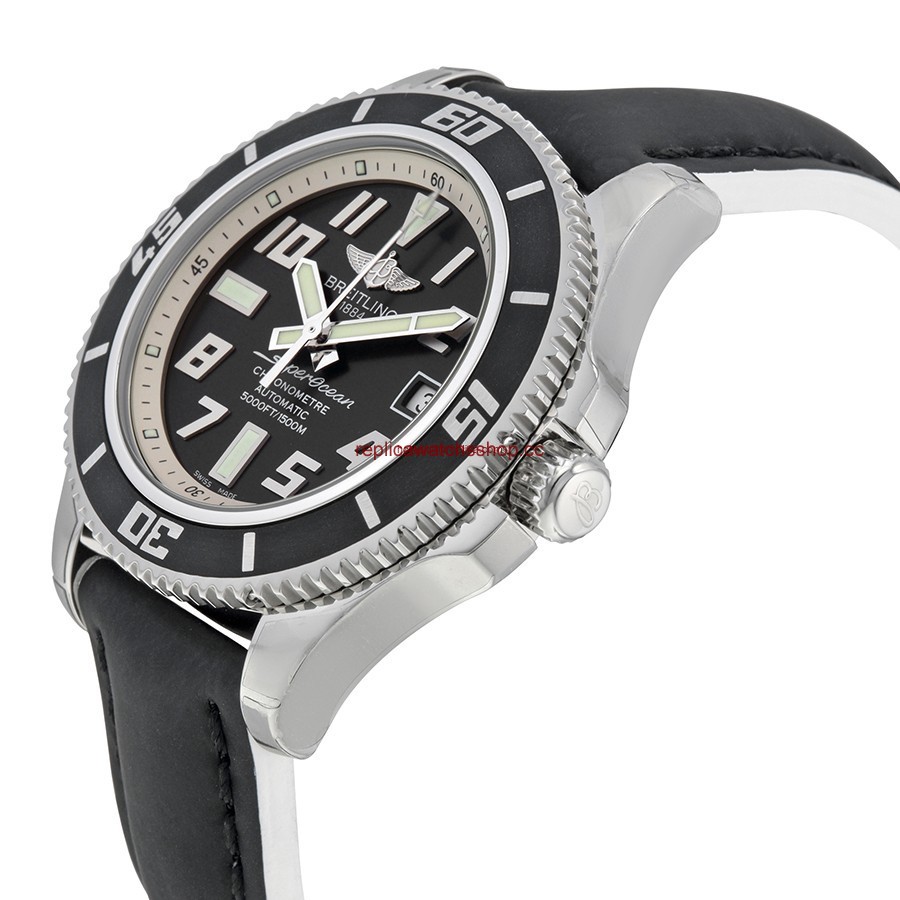 Breitling Superocean A1736402-BA29BKWHT img1
