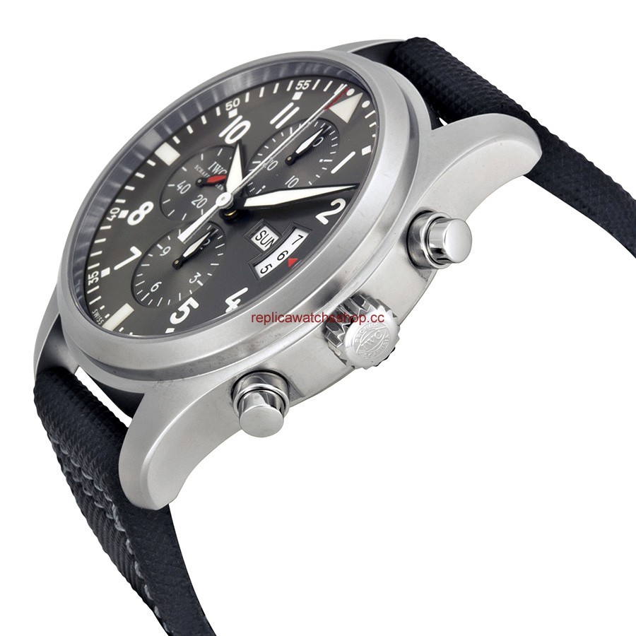 IWC Pilot IW377805 img1