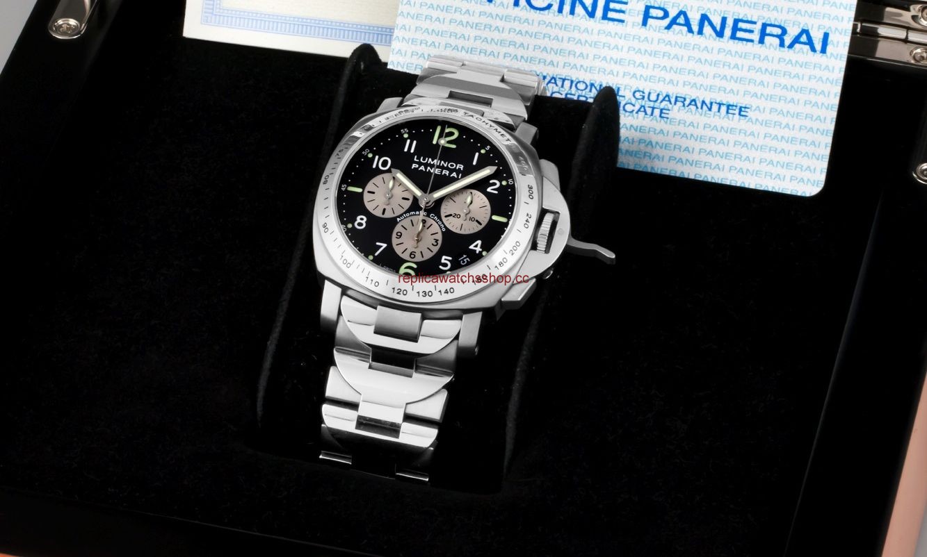 Panerai Luminor Chrono Inverted Panda (PAM00122) Panerai Luminor Chrono Inverted Panda (PAM00122)