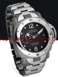 Panerai Luminor Submersible Titanium / Steel (PAM00170)