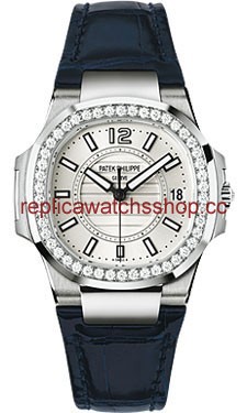 Patek Philippe Nautilus 7010G Patek Philippe Nautilus 7010G